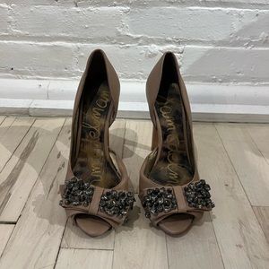Sam Edelman Lorna Studded nude bow heels